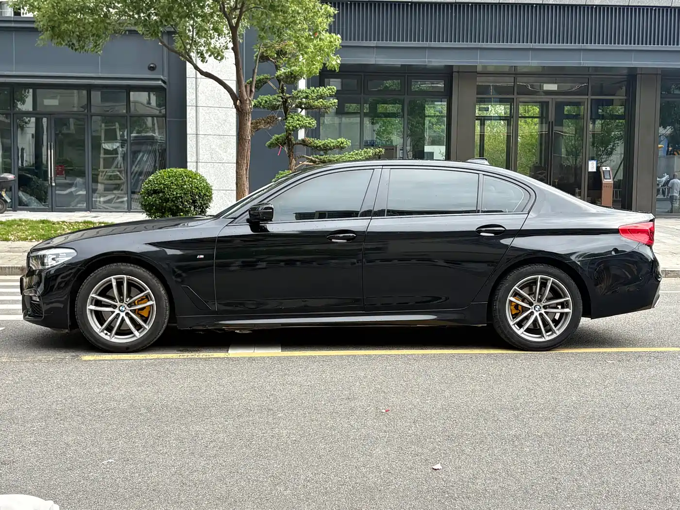 BMW 5 Series 2019 525Li M Sport Package фото 7