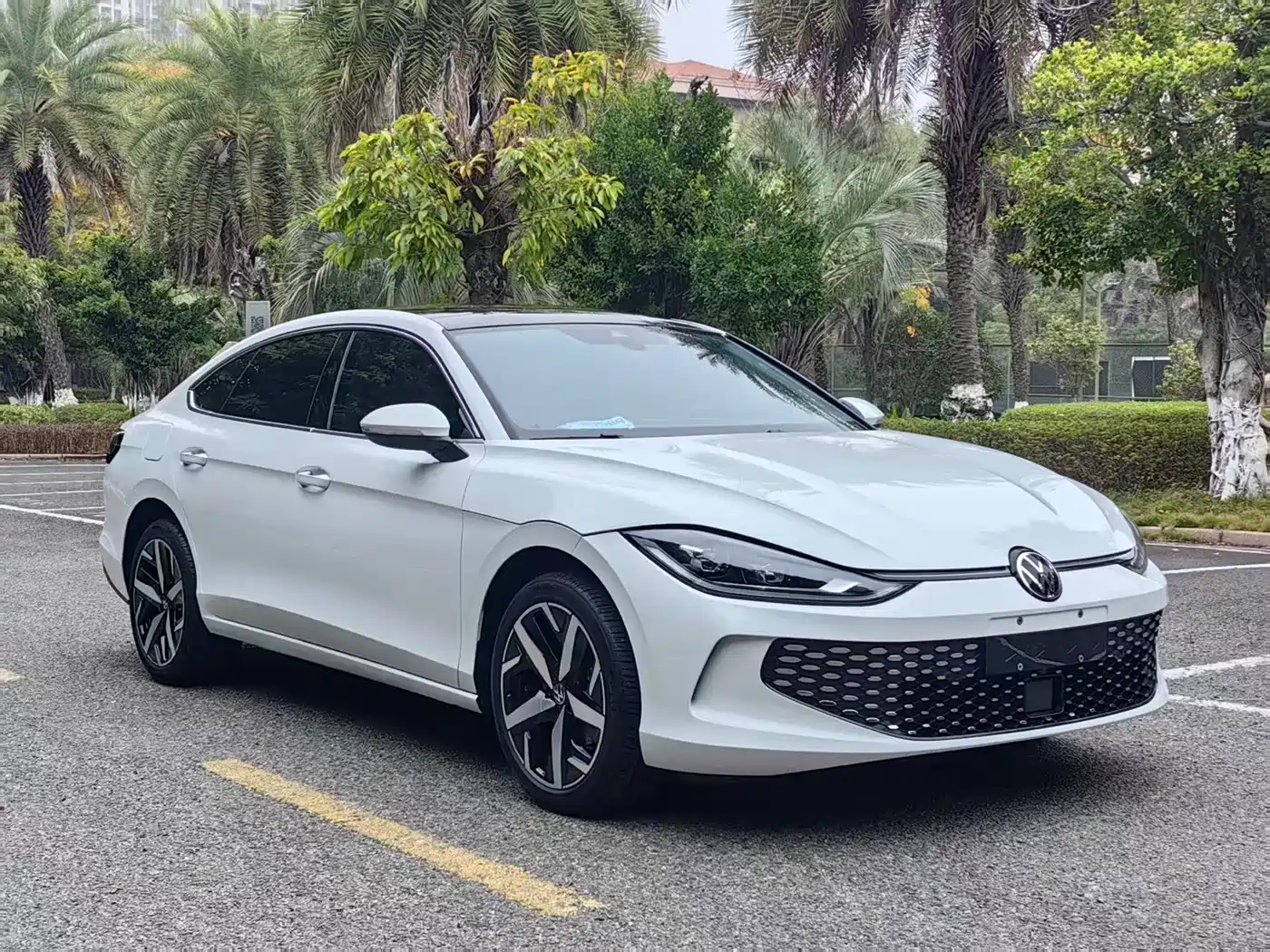 VOLKSWAGEN LINGDU
