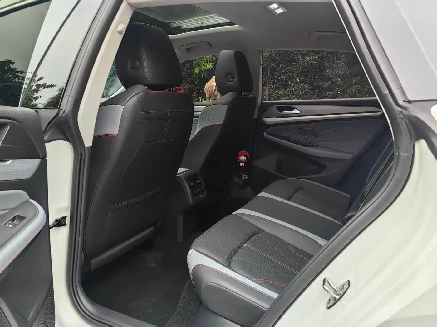 VOLKSWAGEN LINGDU