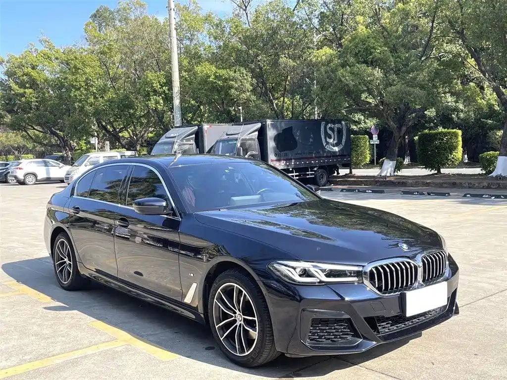 BMW 5 Series 2022 Model Second Facelift 525Li M Sport Package фото 3