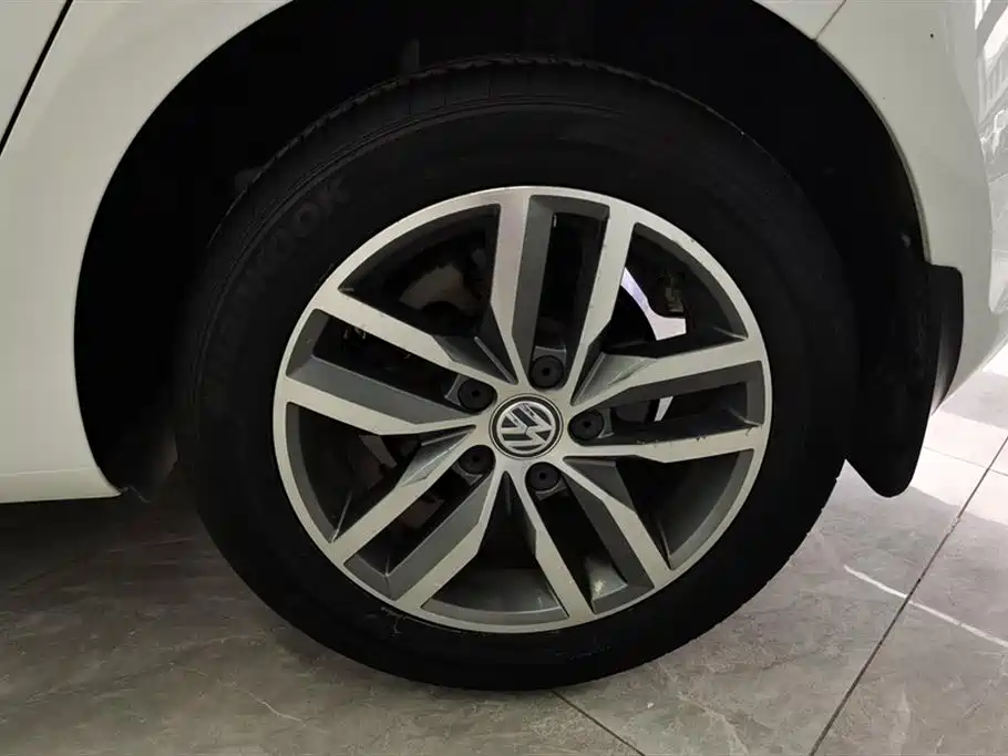 Volkswagen Golf 2016 230TSI Automatic Luxury фото 6