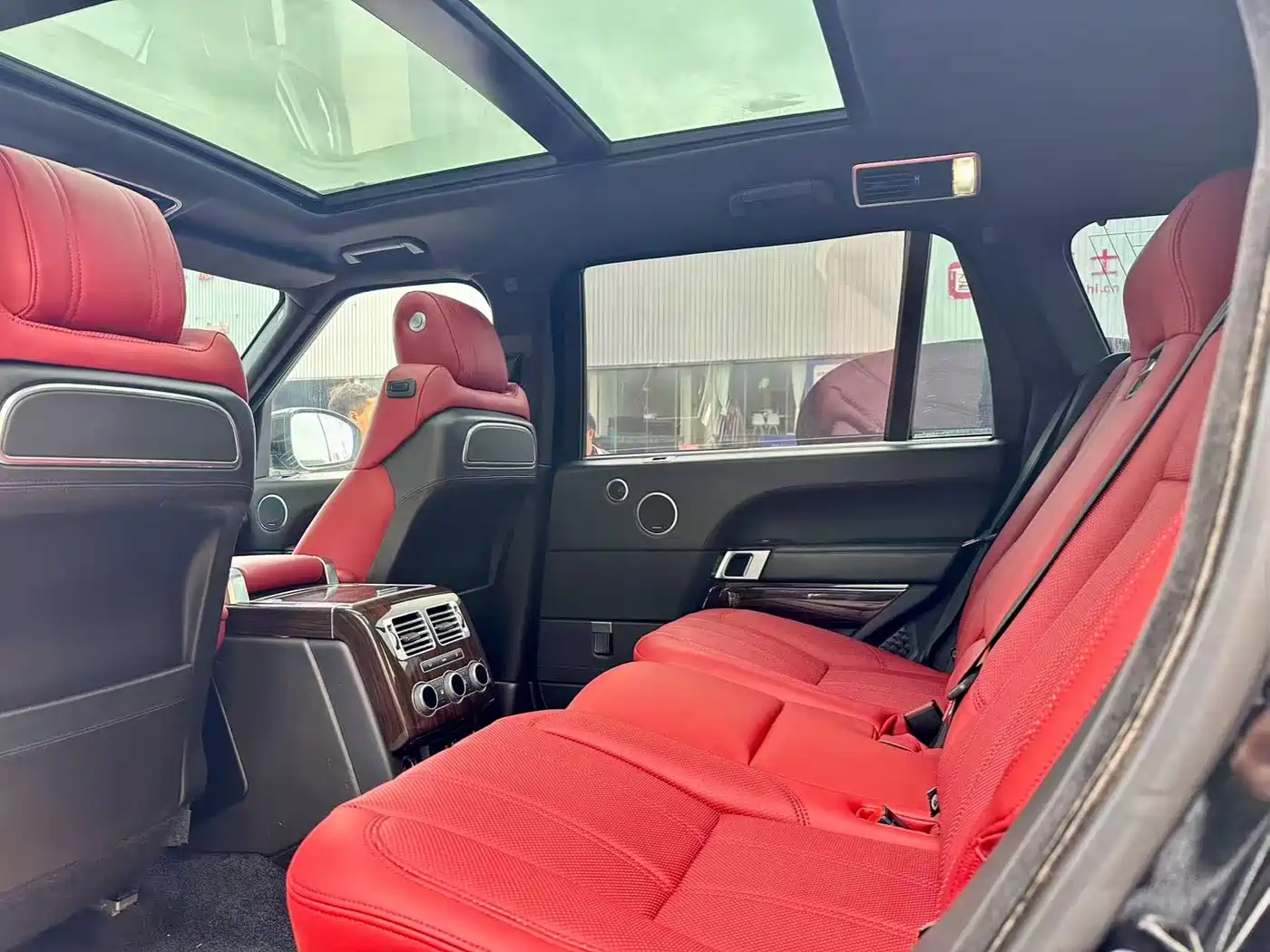 Фото 9 - Land Rover Range Rover