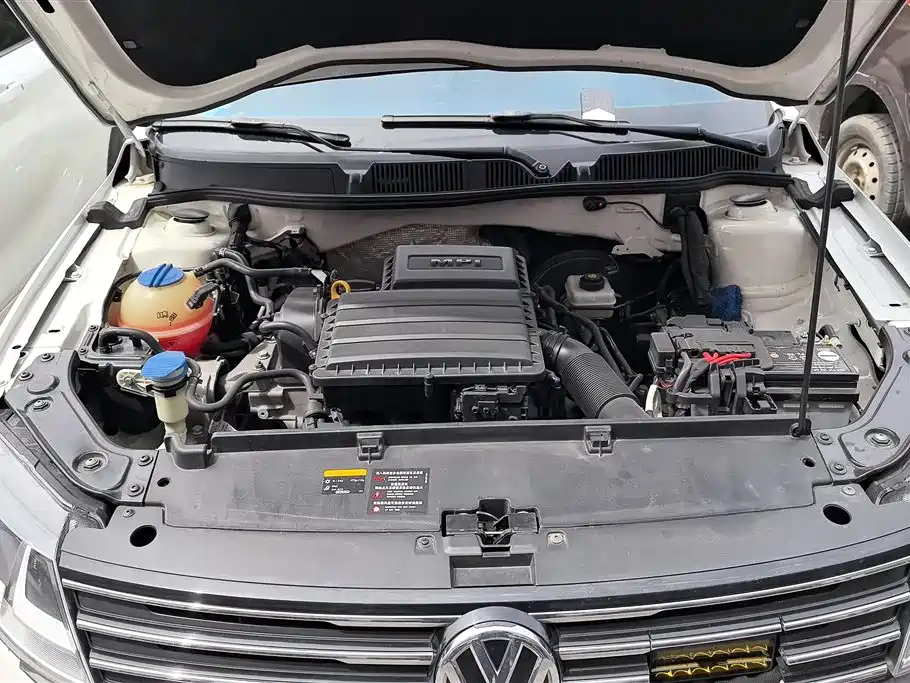 Volkswagen Lavida Tour 2015 1.6L Automatic Trend Edition фото 10