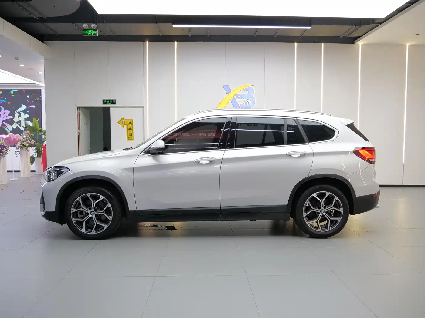 BMW X1 2021 sDrive25Li Leading фото 4