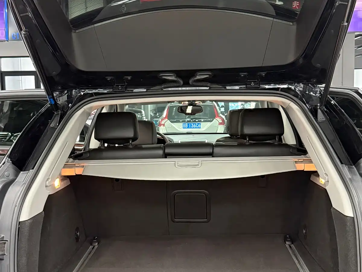 Cadillac SRX 2013 3.0L Leading фото 14