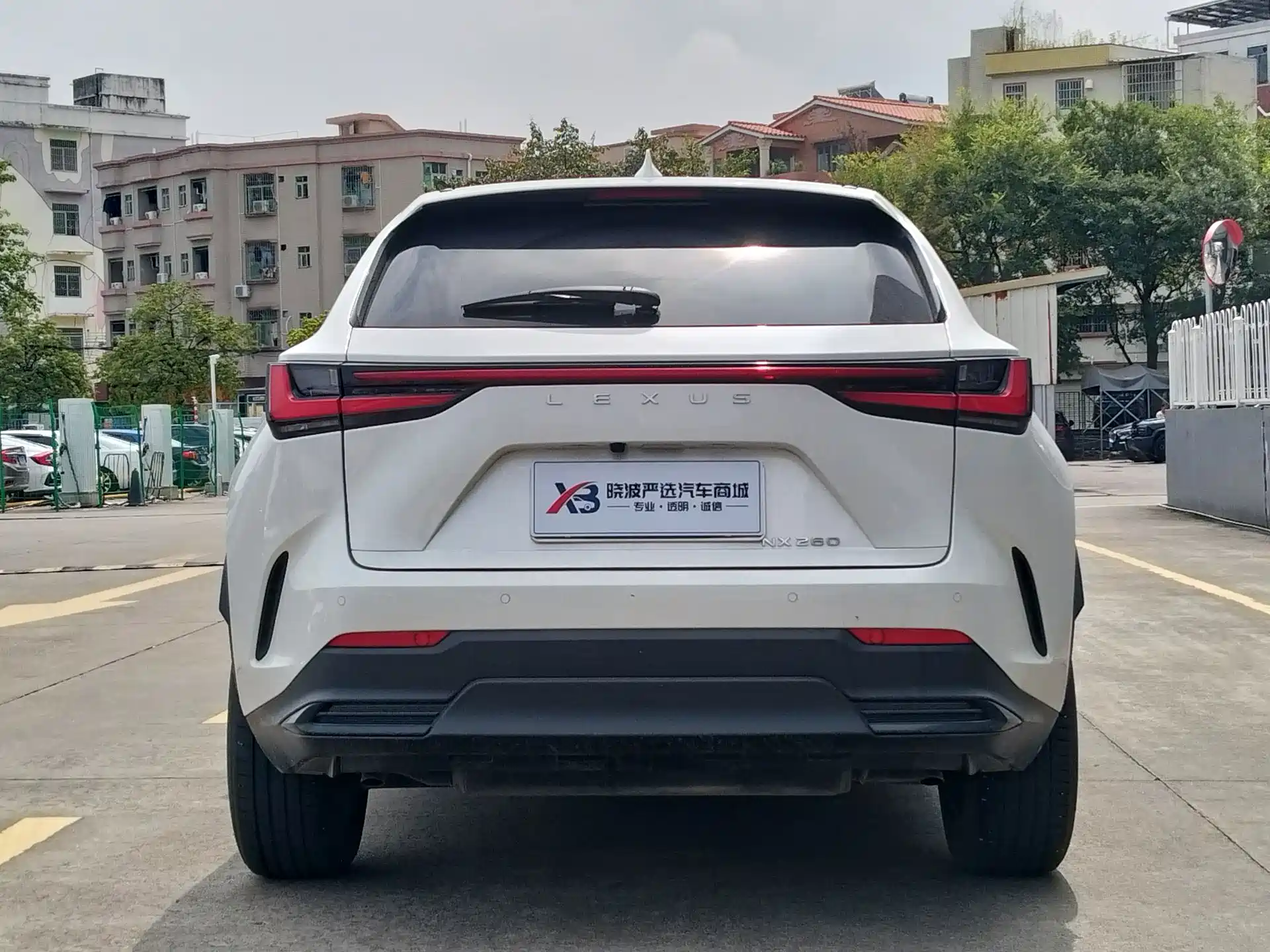 Фото 15 - Lexus NX