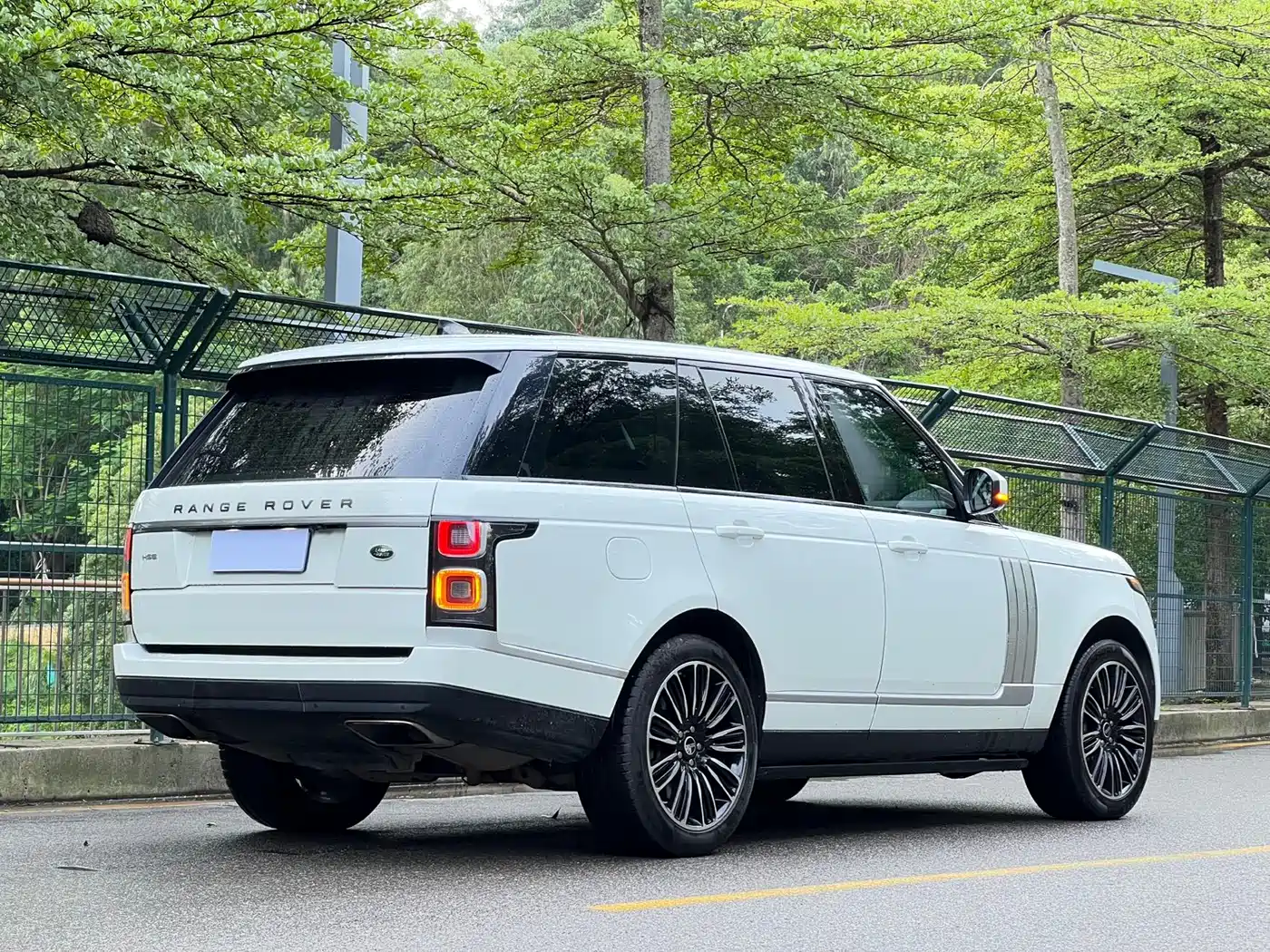 Фото 22 - Land Rover Range Rover