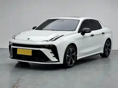 Lynk & Co 03