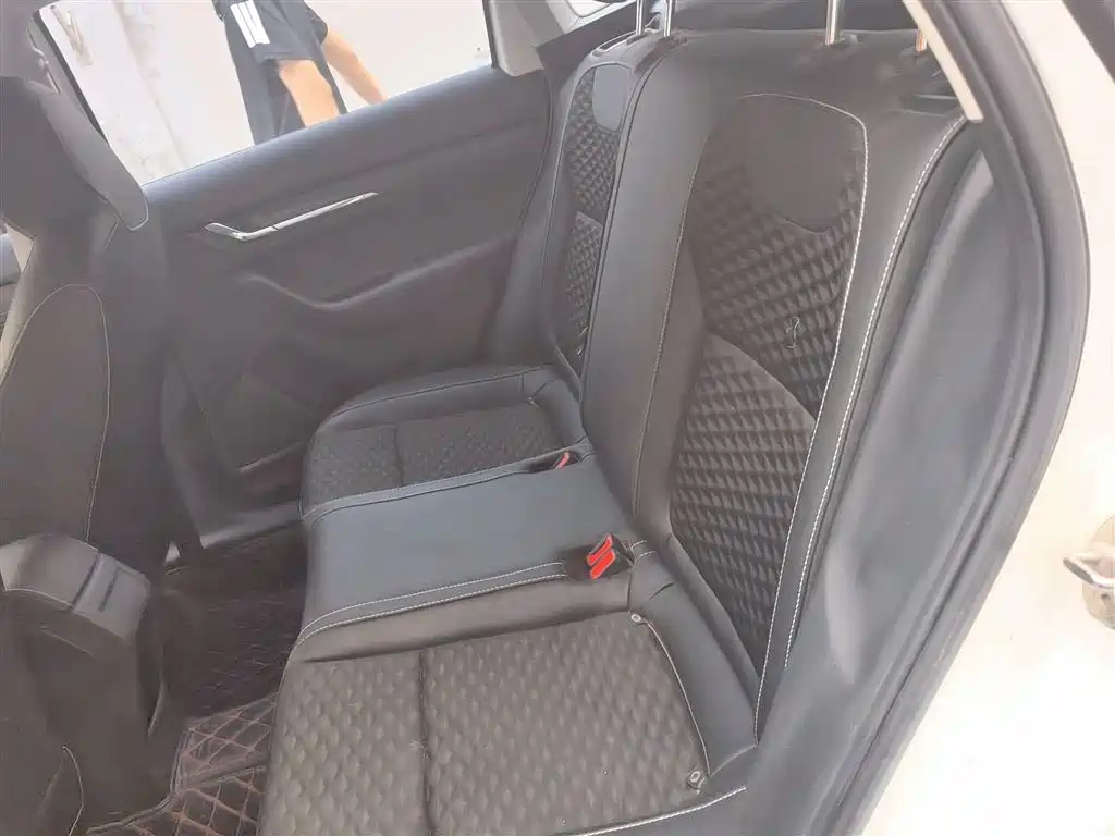 Škoda Kamiq 2020 Model 1.5L Automatic Comfort фото 13