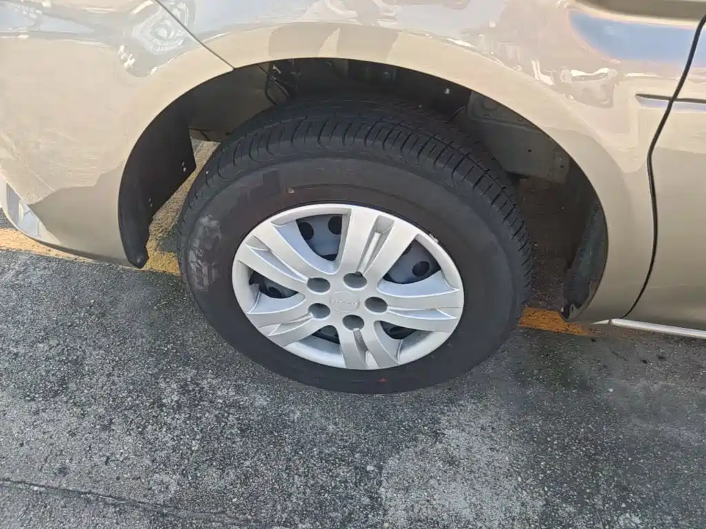 Dongfeng Fengxing Lingzhi 2025 2023 M5L 1.6L Basic 7-seater