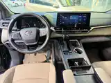 Фото 10 - Toyota Granvia