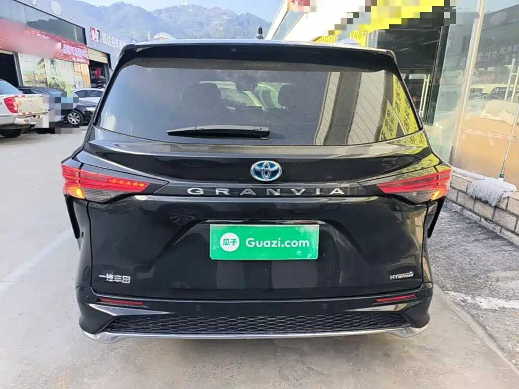 Фото 6 - Toyota Granvia