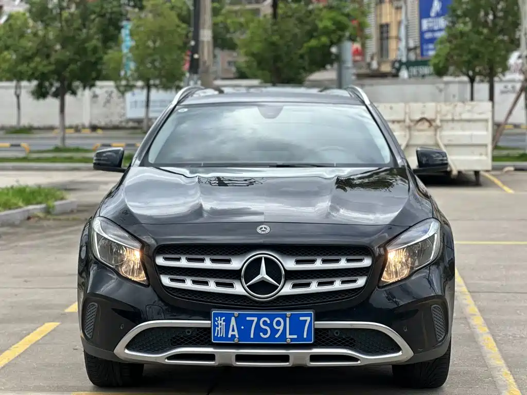 Фото 18 - Mercedes-Benz GLA