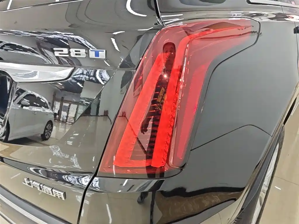 Cadillac XT5 2022 2.0T 2WD Luxury фото 8