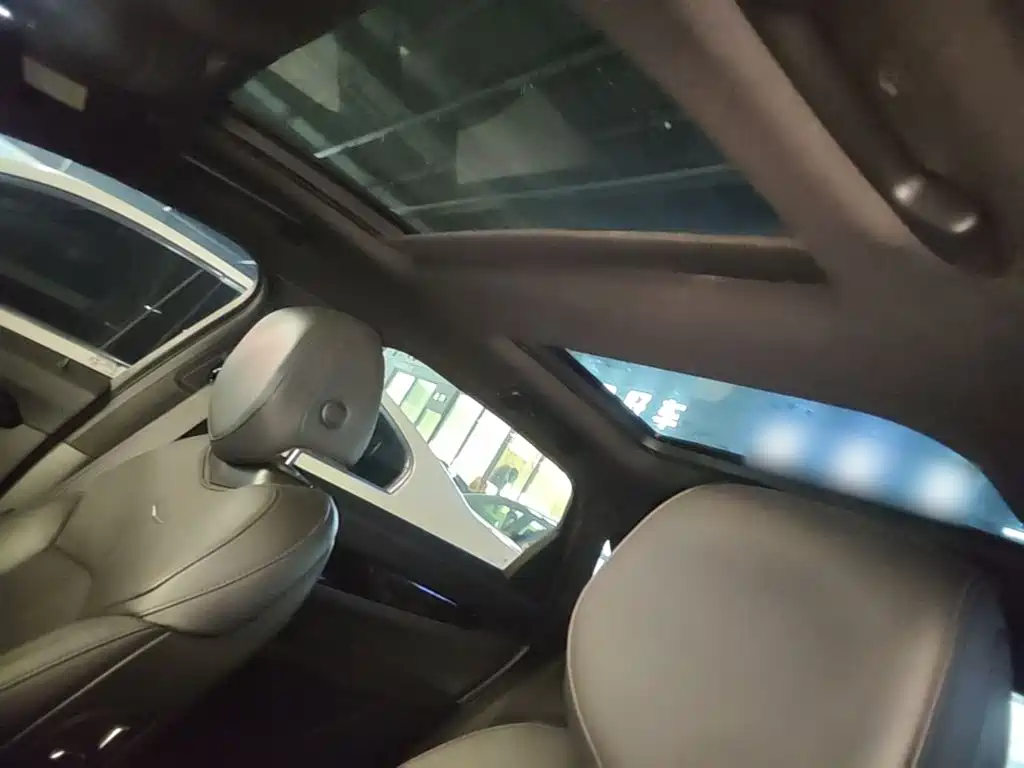 Фото 18 - Cadillac CT6