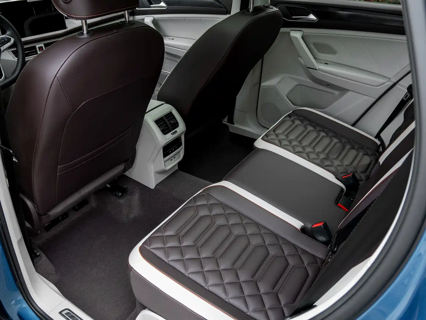 Volkswagen Tayron 2023 330TSI 2WD Luxury Plus Advanced Edition фото 9