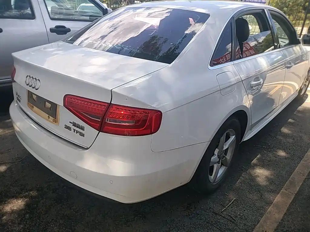 Audi A4L 2013 35 TFSI Automatic Comfort фото 7