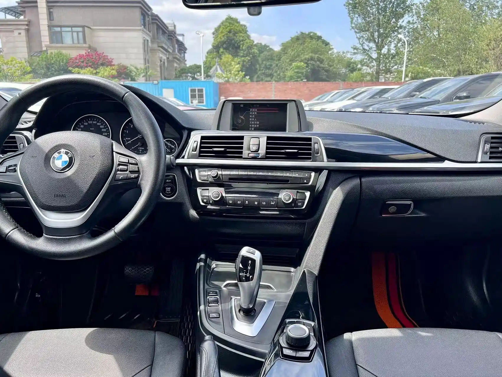 Фото 11 - BMW 3 Series