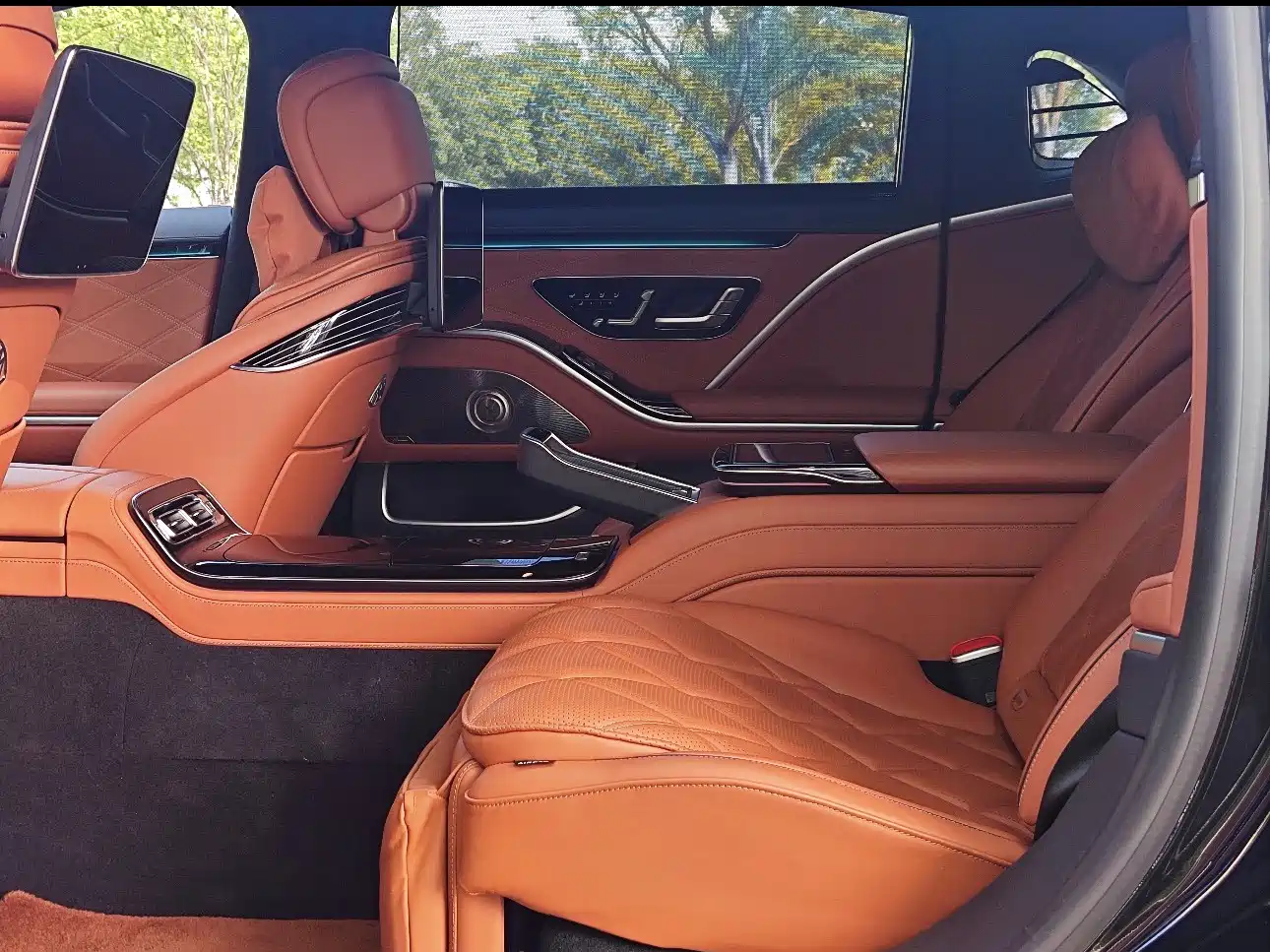 Photo 6 - Mercedes-Benz Maybach S-Class