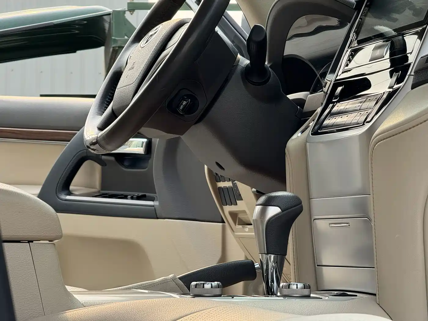 Toyota Land Cruiser (Import) 2019