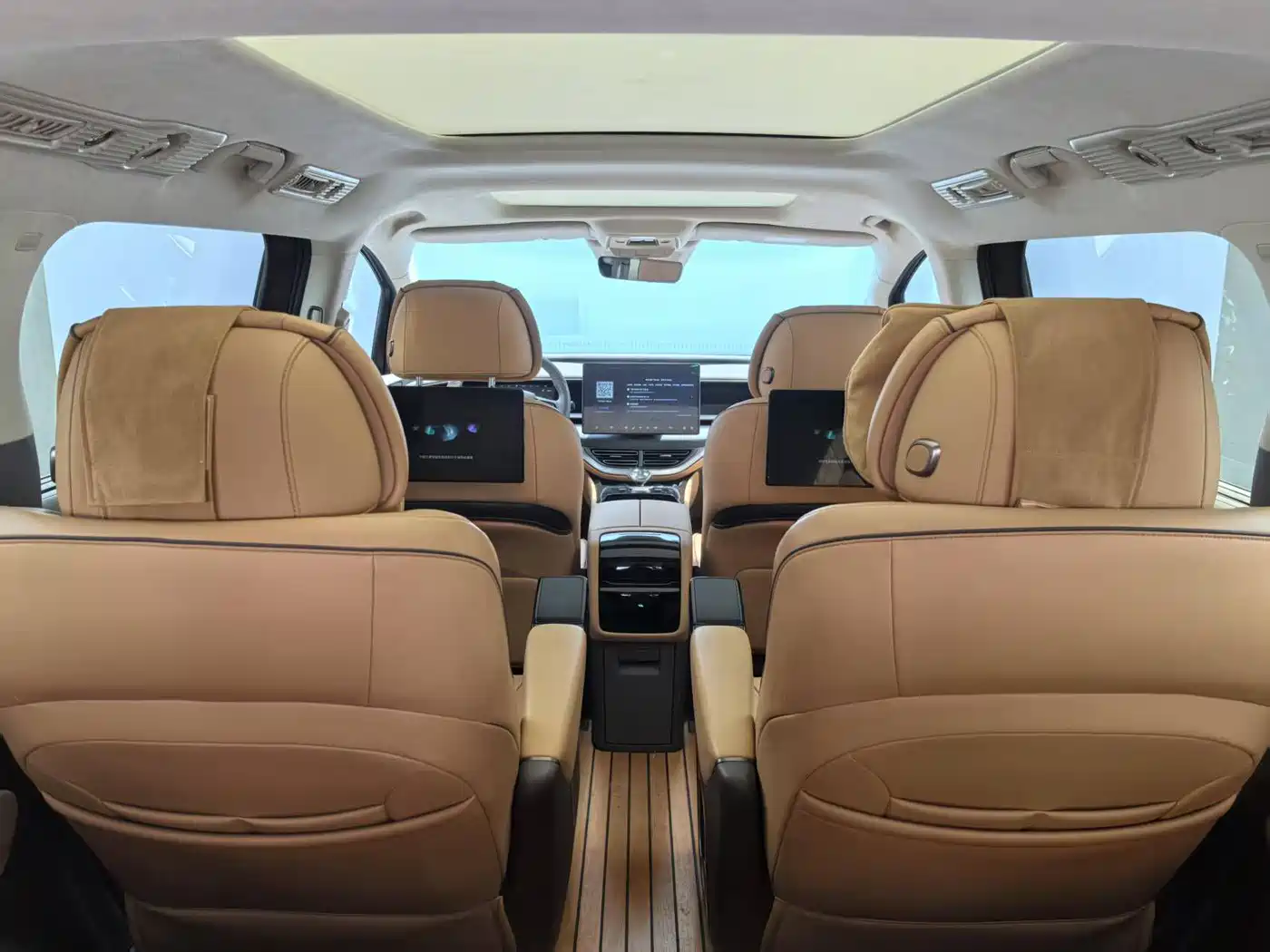 Denza D9 2022 DM-i 970 AWD Flagship фото 10