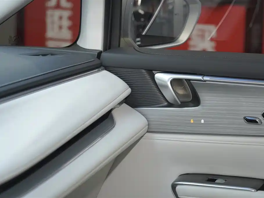 BUICK GL8 NEW ENERGY