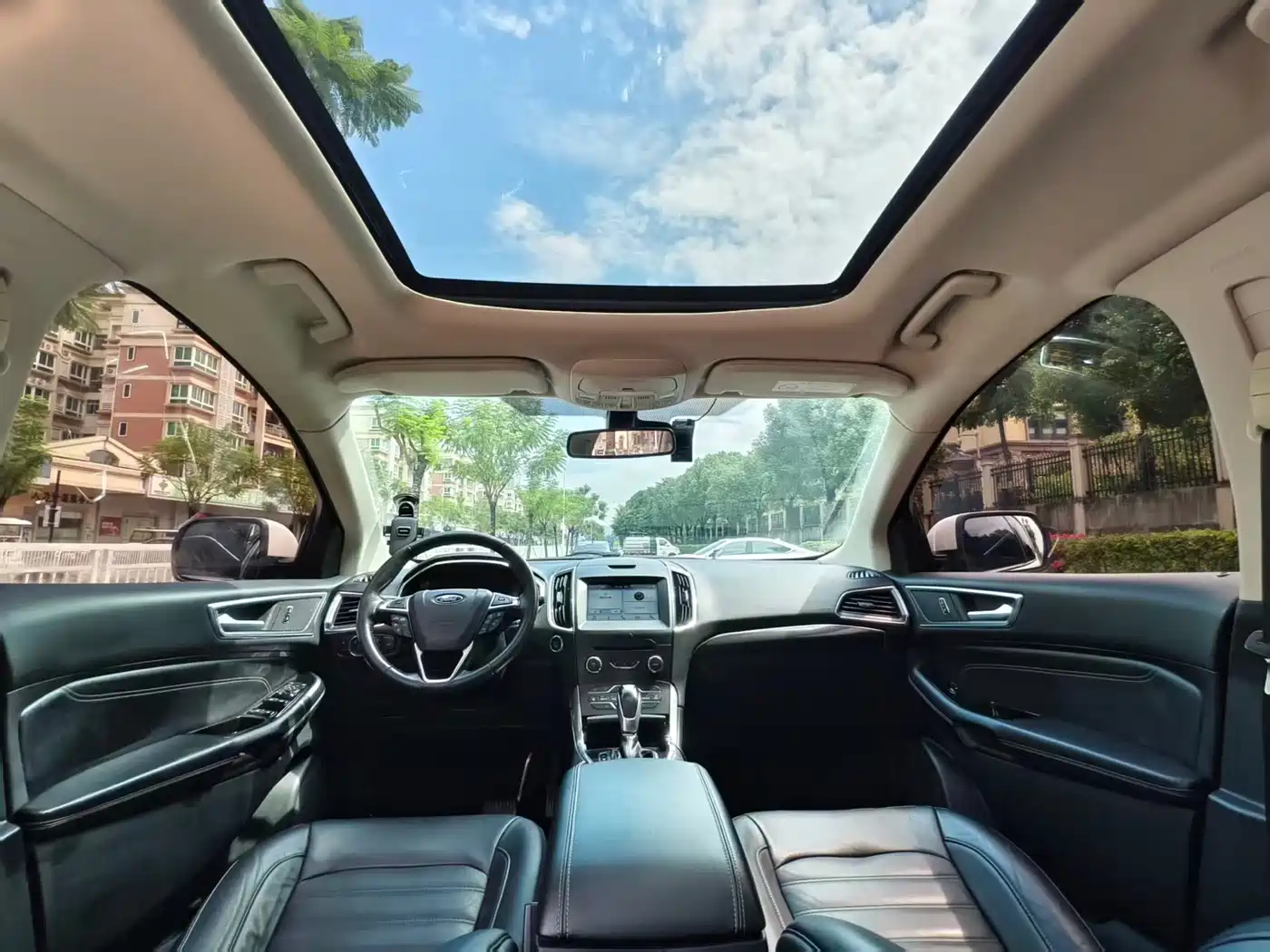 Photo 16 - Ford Edge