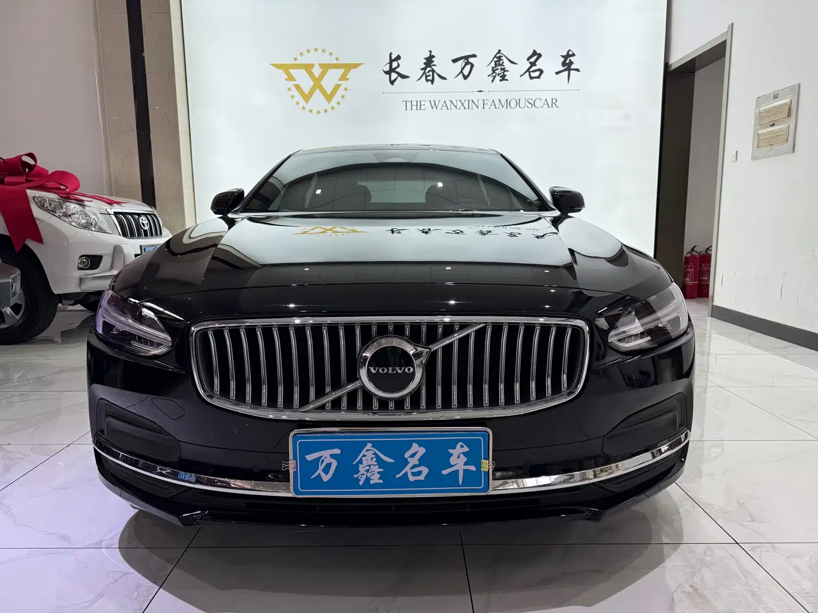 Фото 2 - Volvo S90