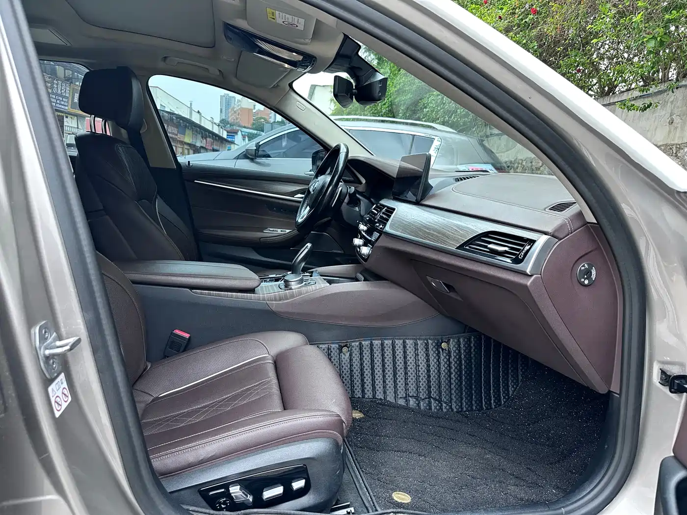 BMW 5 Series 2021 530Li Premium Luxury Package фото 9