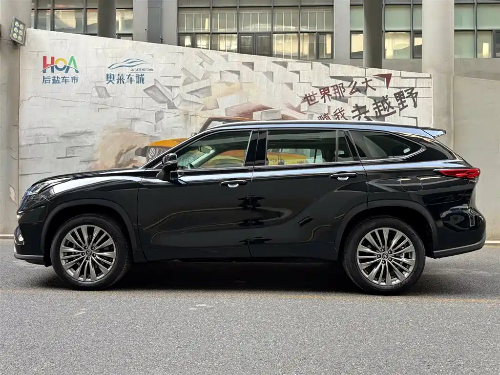 Toyota Highlander 2022 380T 4WD Luxury 7-Seater фото 3