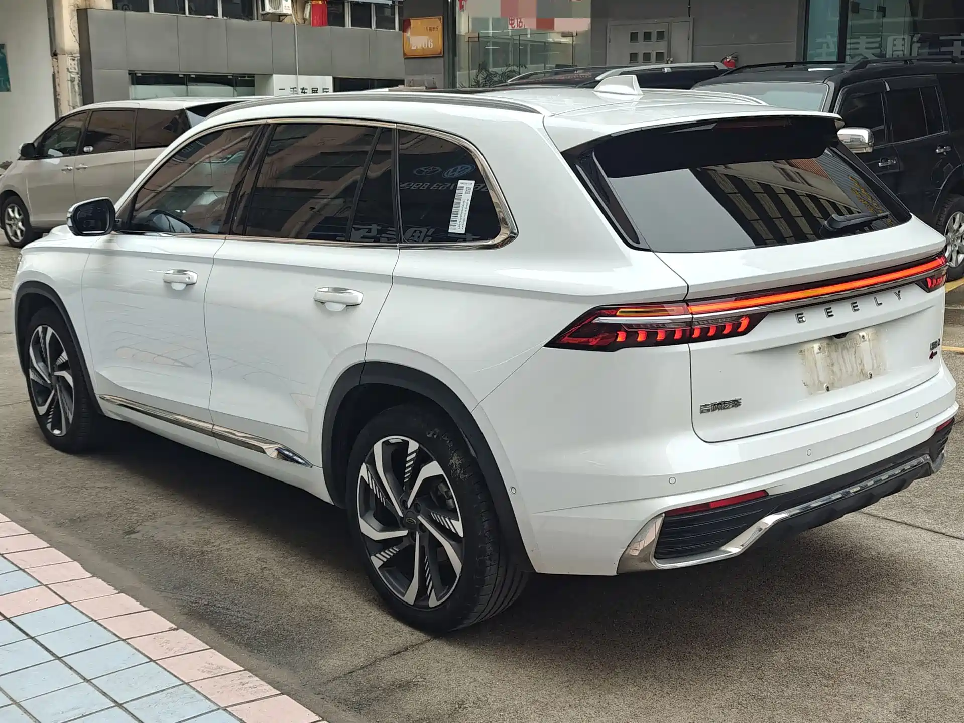 Фото 5 - Geely Monjaro