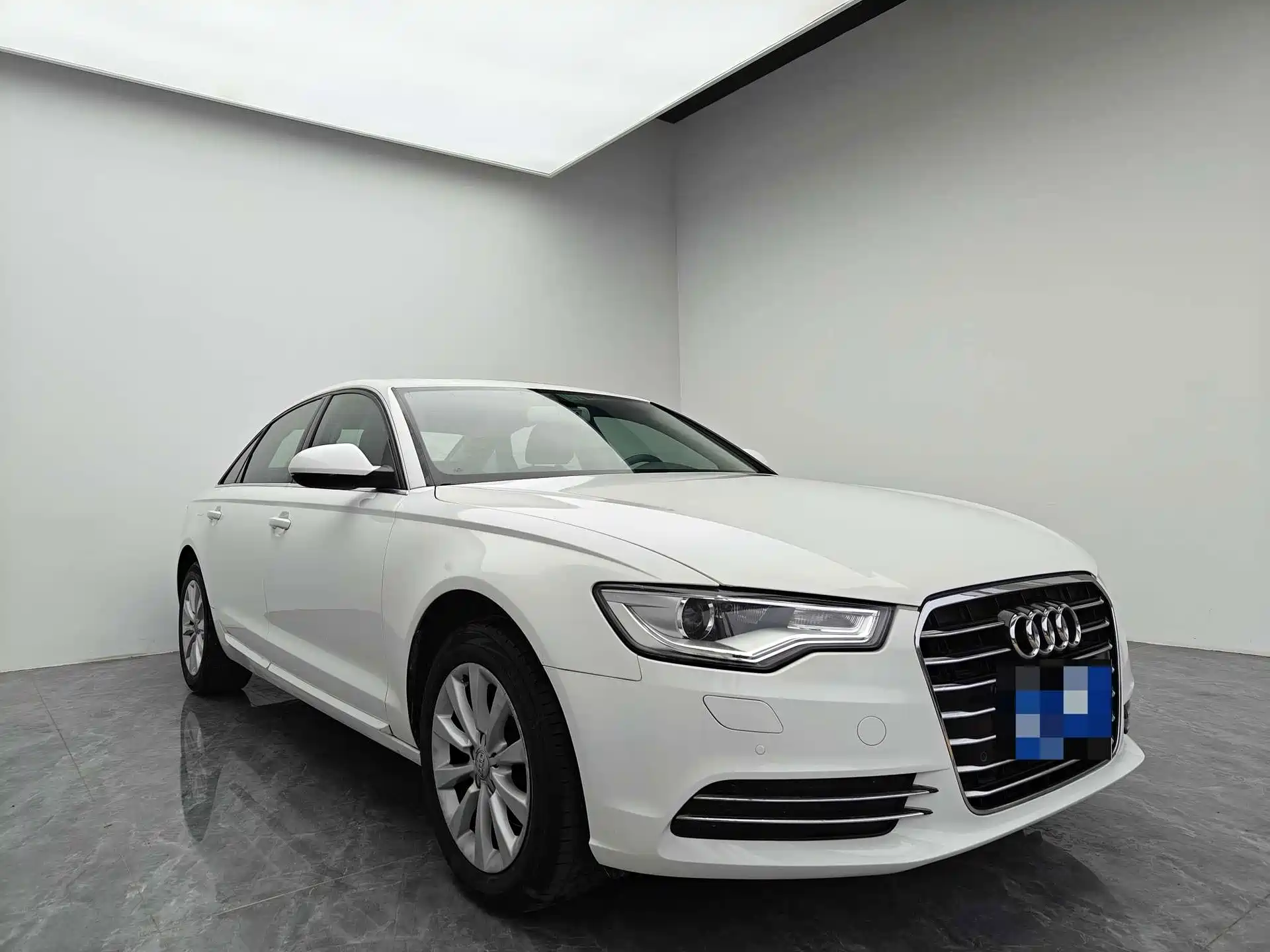 Фото 3 - Audi A6L