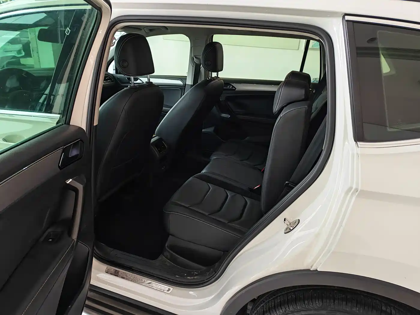 Volkswagen Tiguan L 2018 330TSI Automatic 2WD Luxury Edition фото 6