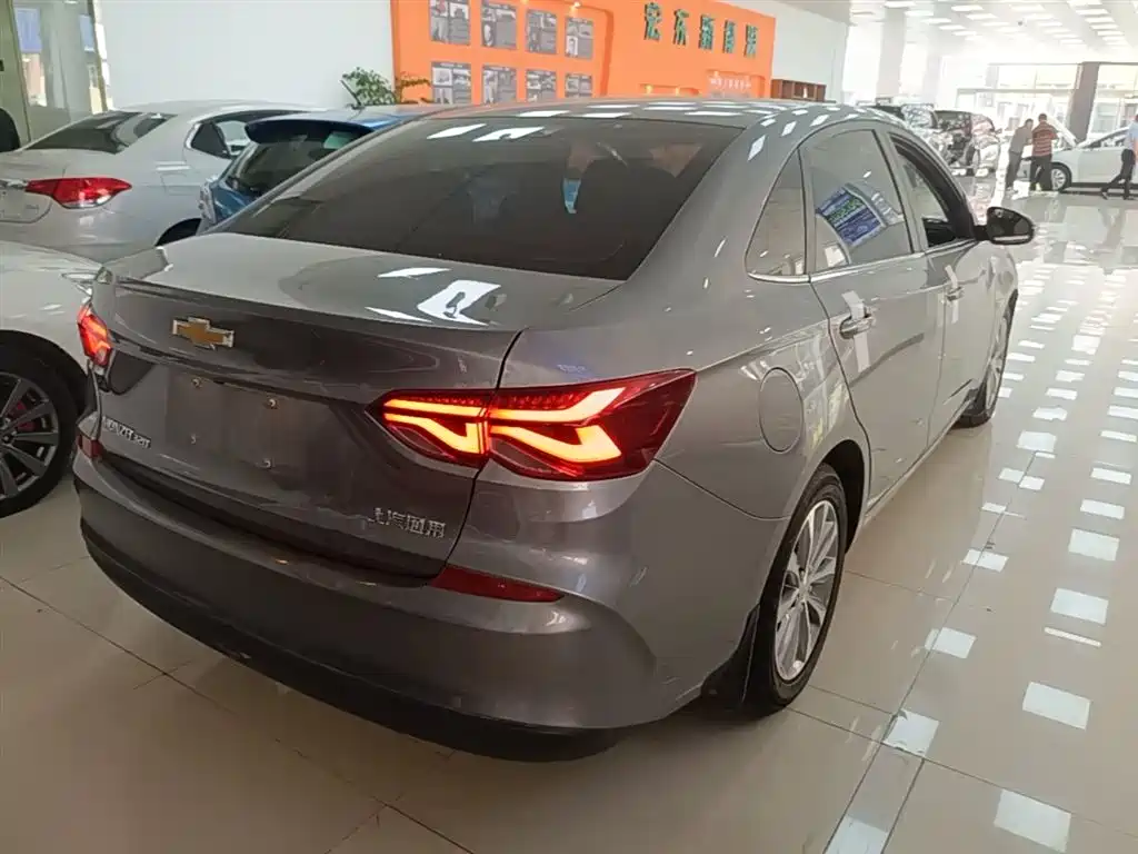 CHEVROLET CRUZE