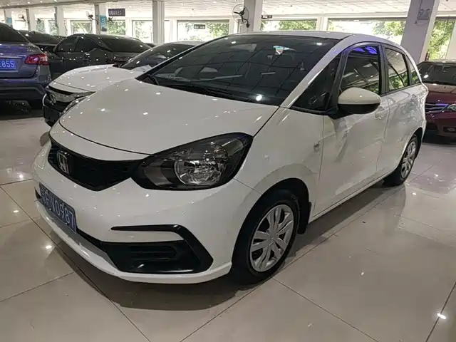 Honda Fit 1.5L CVT, Модный комфорт
