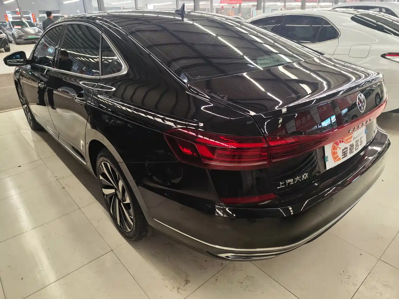 Volkswagen Passat 2023 Facelift 330TSI Luxury Edition фото 14