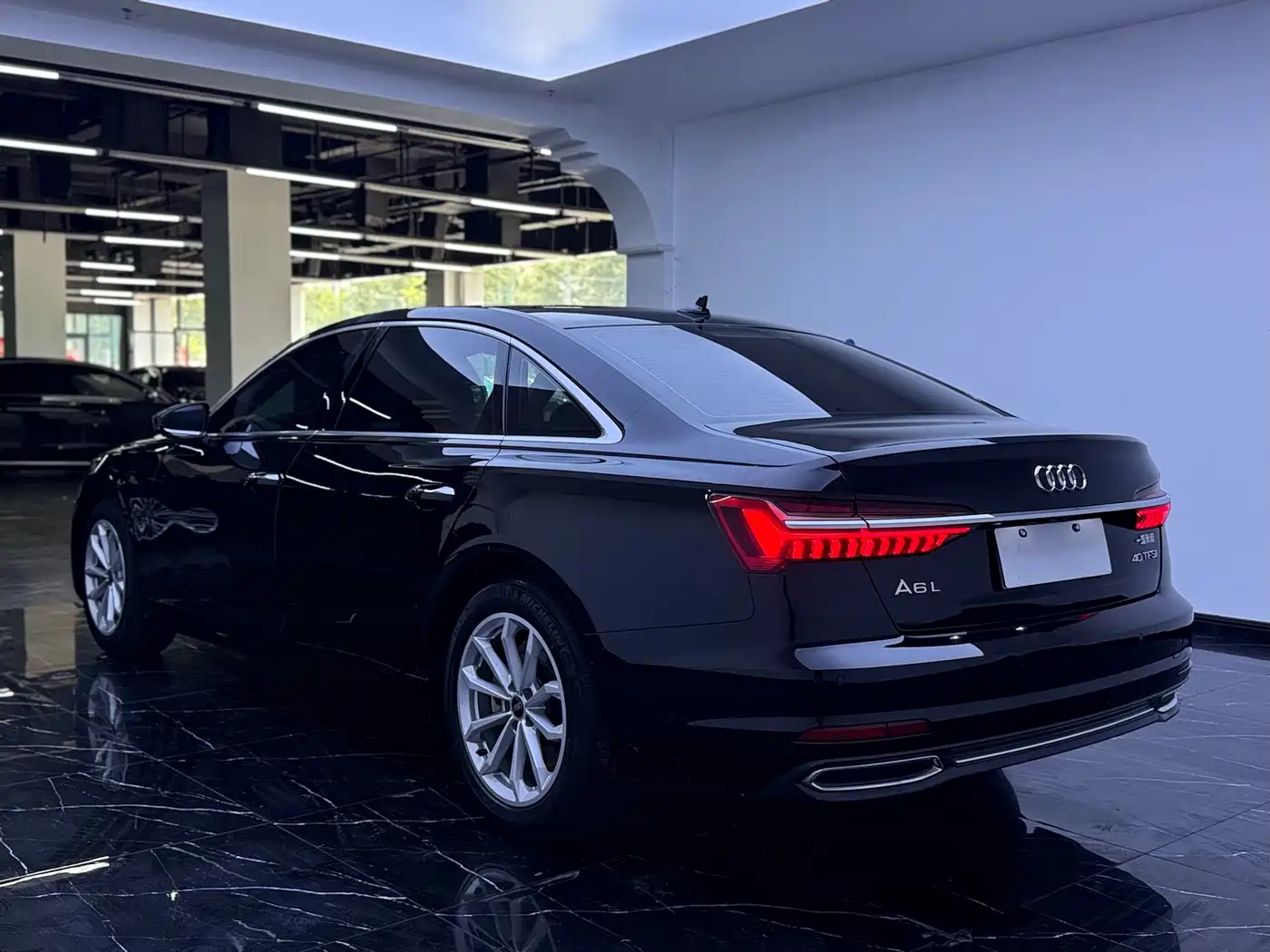 Фото 19 - Audi A6L
