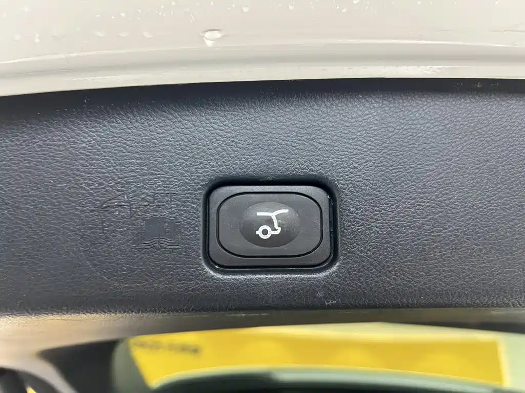 Фото 24 - Ford Edge