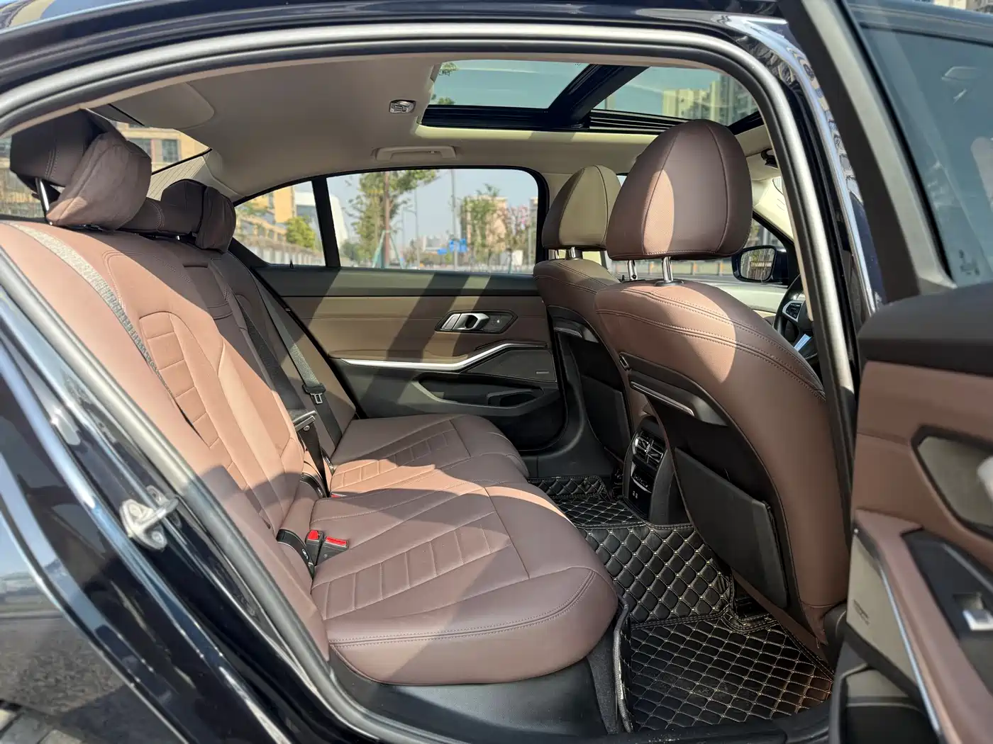 BMW 3 Series 2022 325Li M Sport Shadow Edition фото 15