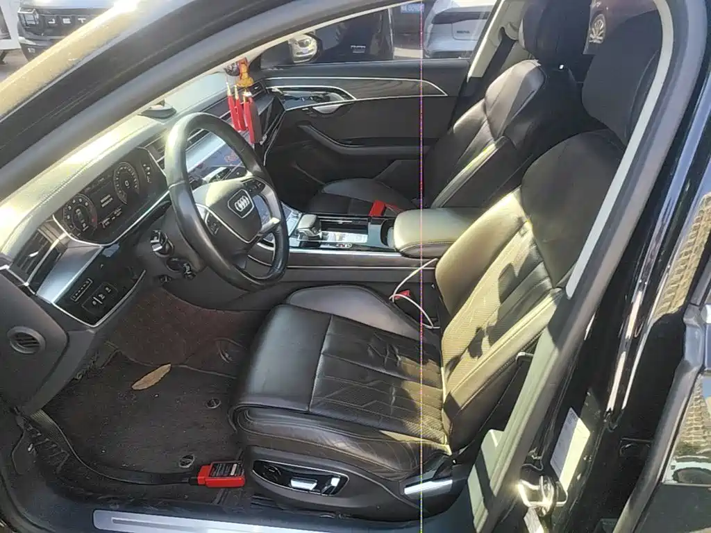 Photo 15 - Audi A8