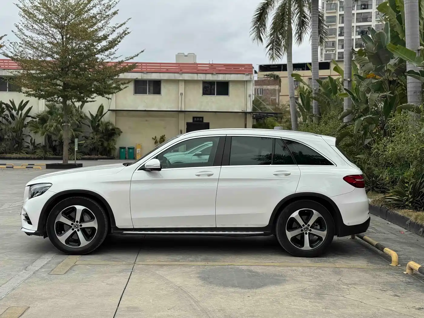 Mercedes-Benz GLC 2018 GLC 260 4MATIC Luxury фото 3