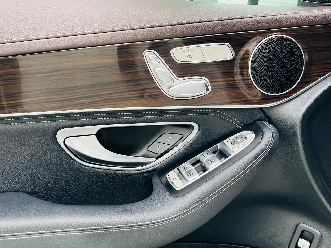 Mercedes-Benz GLC 2018 GLC 260 4MATIC Luxury фото 4