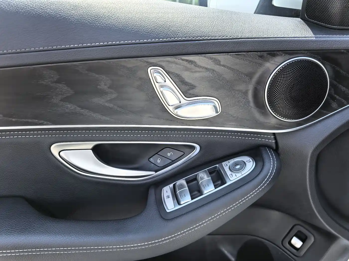Mercedes-Benz C-Class 2016 C 180 L Sport фото 8