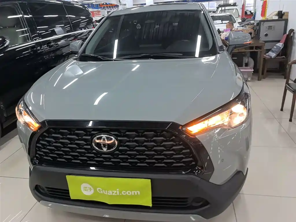 Toyota Corolla Cross 2023 2.0L Elite Edition фото 3