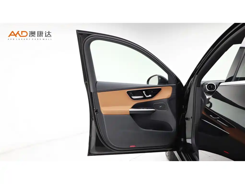 Mercedes-Benz GLC 2025 Facelift GLC 260 L 4MATIC Dynamic фото 10