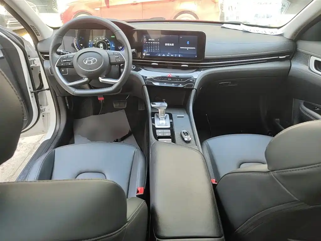 Hyundai Mistra 2021 1.8L CVT GLX Elite фото 10