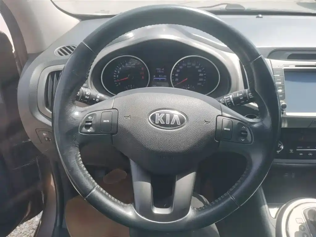 Kia Sportage 2015 2.0L Automatic 2WD DLX фото 11