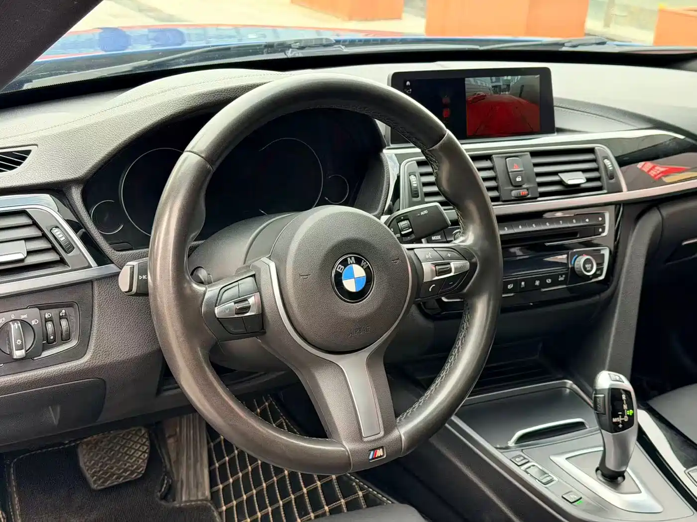 BMW 3 Series GT 2018 320i Fashion фото 13
