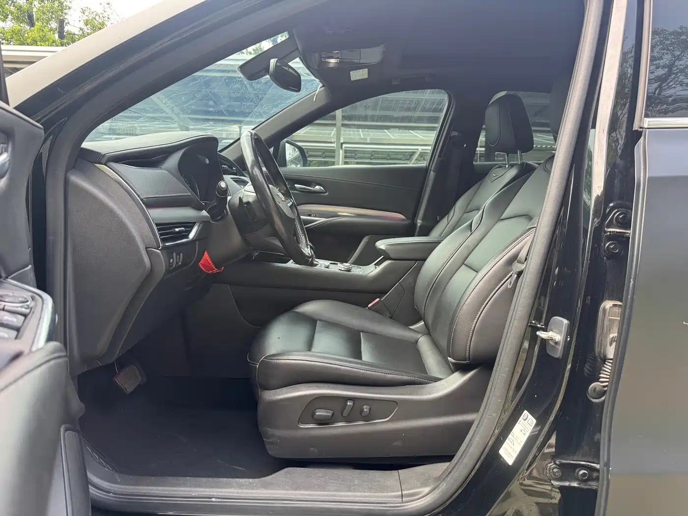 Фото 10 - Cadillac XT4