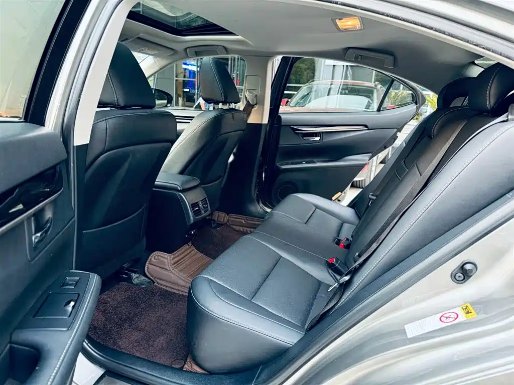 Lexus ES 2014 250 Elite Edition фото 15